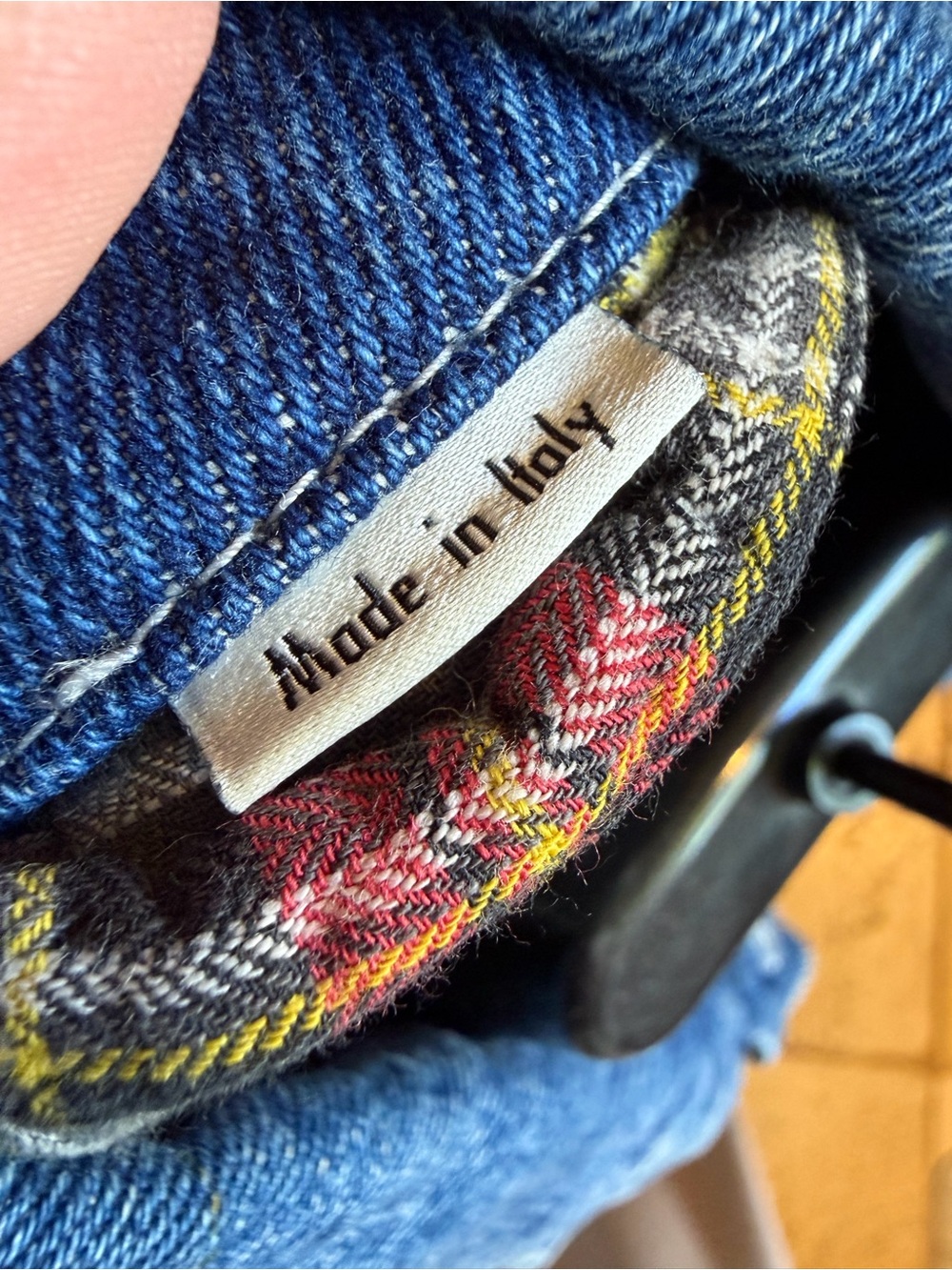 Gucci Blue Denim Jacket with Yellow Appliqué - Picture 6 of 7